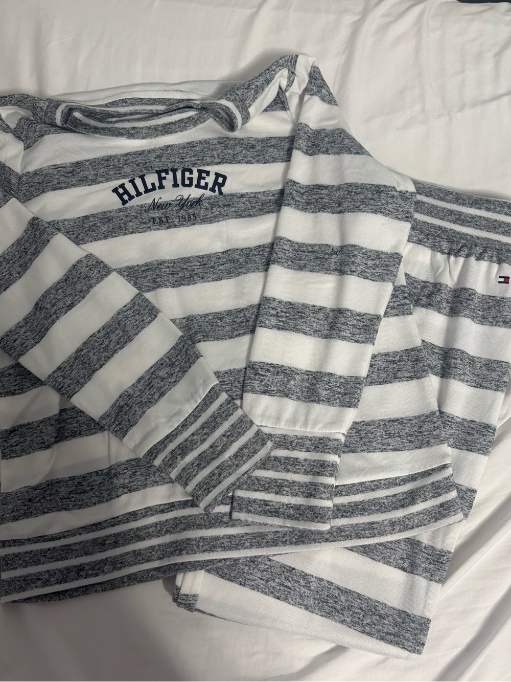 Tommy Hilfiger Women’s Gray & White Stripe Long Sleeve Top